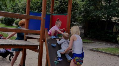 Festyny, turnieje piłkarskie i nowe place zabaw