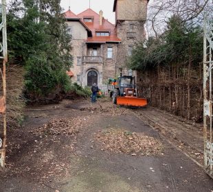 MPGK porządkuje teren pałacyku na Zabobrzu