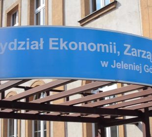 Prestiżowy certyfikat dla jeleniogórskiej filii Uniwersytetu Ekonomicznego Prestiżowy certyfikat dla jeleniogórskiej filii Uniwersytetu Ekonomicznego