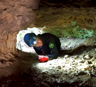 Podziemny spacer po izerskich jaskiniach