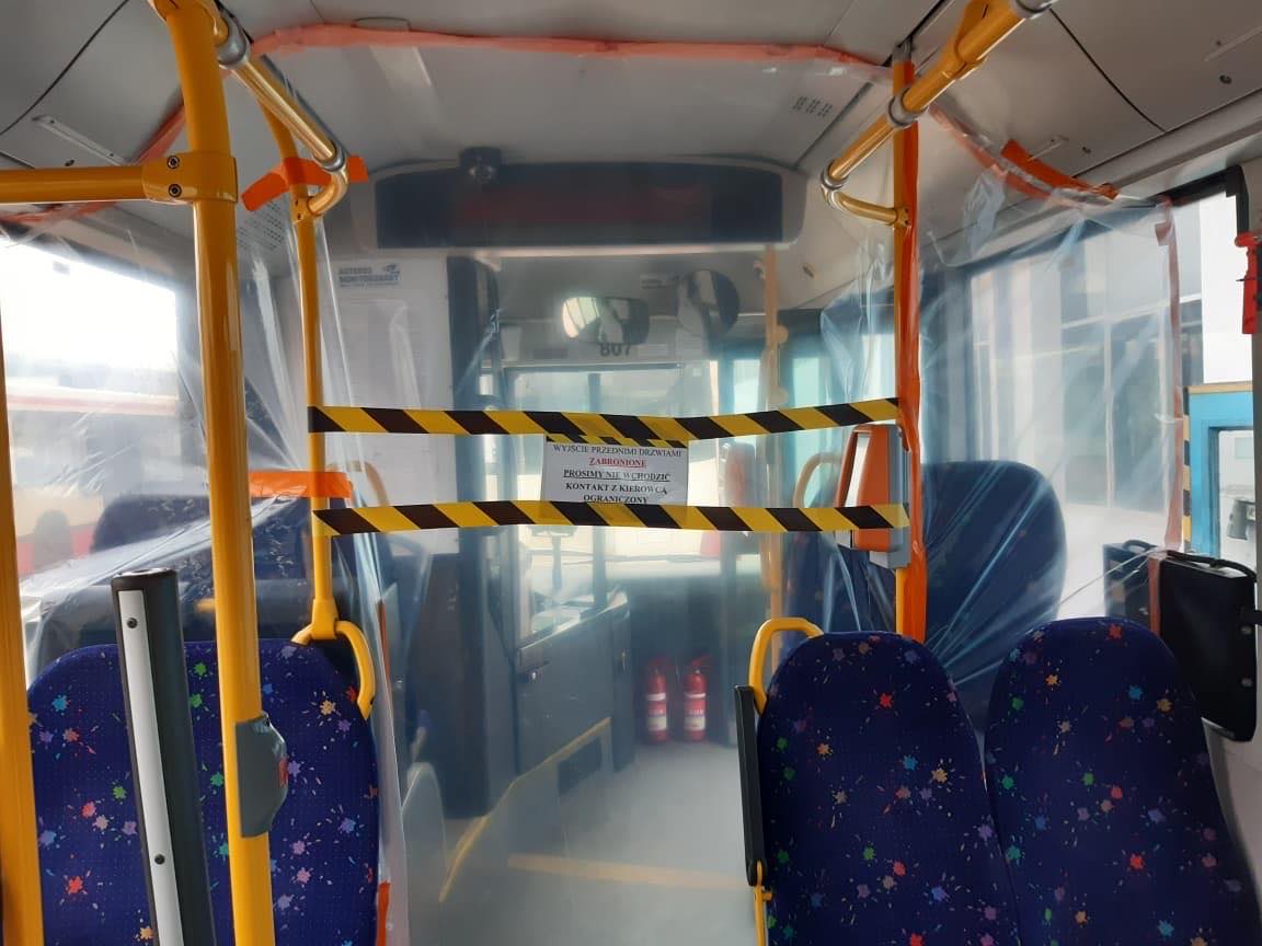 Kontrole straży miejskiej i policji w autobusach