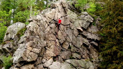 Krucze Skały w Karpaczu tu znajdziesz szafiry i nauczysz się wspinać Krucze Skały w Karpaczu tu znajdziesz szafiry i nauczysz się wspinać