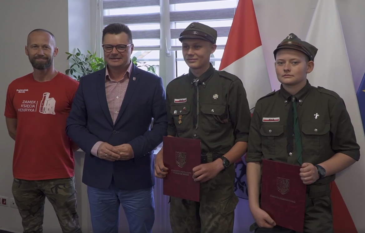 Bohaterska postawa harcerzy nagrodzona przez Starostwo