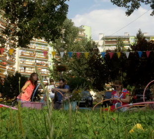 Artystycznie wśród blokowisk, czyli wakacyjna propozycja dla dzieci i rodziców