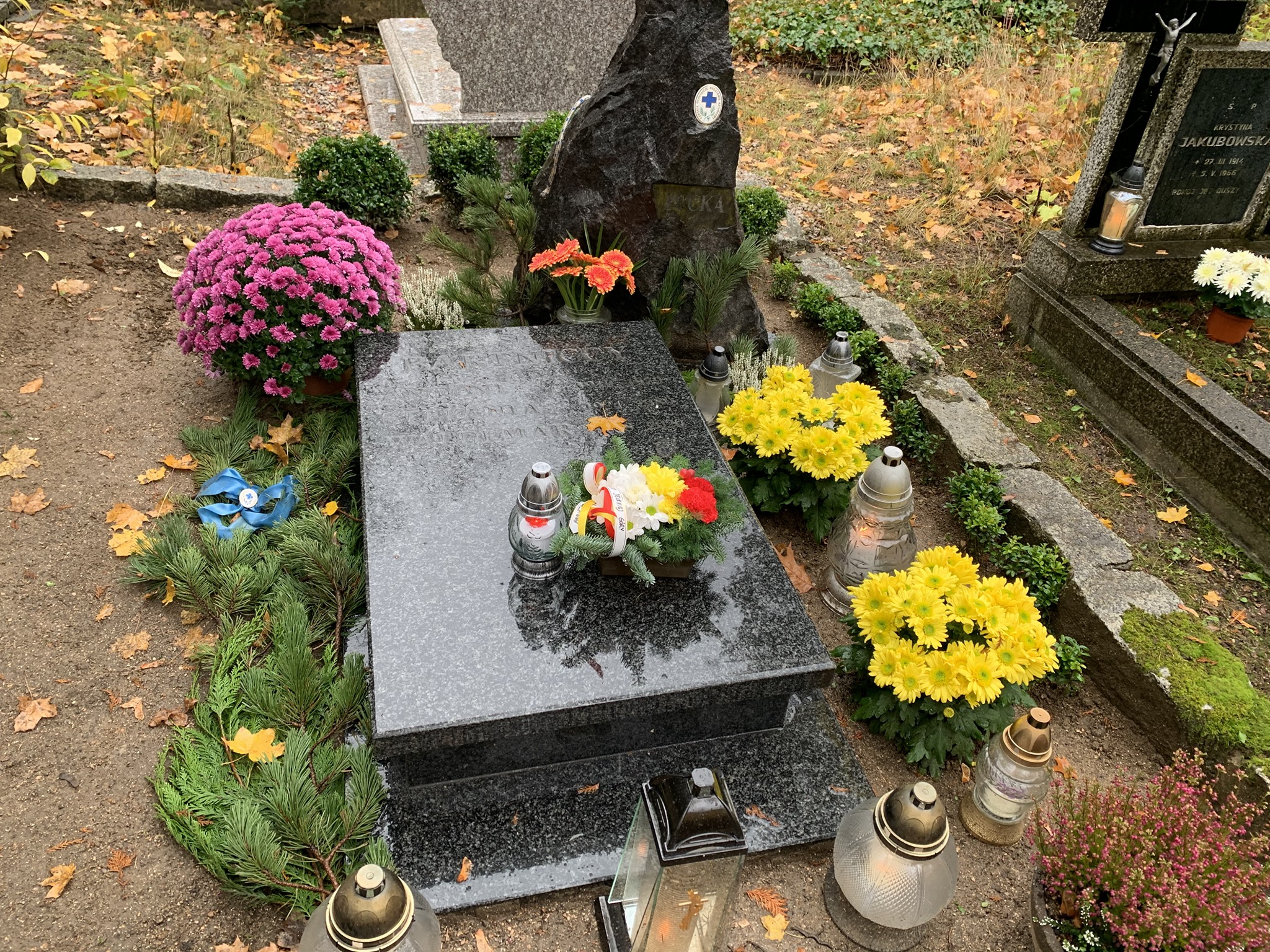 Oświadczenie prezydenta Jeleniej Góry ws. zamknięcia cmentarzy