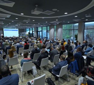 Kilkadziesiąt osób dyskutowało o turystyce