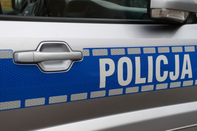 Nie zatrzymał się do kontroli, bo był poszukiwany, miał zakaz i kierował po narkotykach.