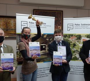 “Przyroda Karkonoskiego Parku Narodowego” najlepszą książką o górach “Przyroda Karkonoskiego Parku Narodowego” najlepszą książką o górach