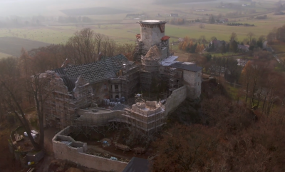 Zamek Niesytno powstaje jak Feniks z popiołów