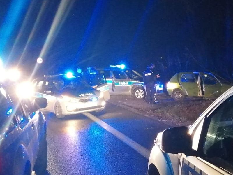 Nie zatrzymał się do kontroli, bo był pijany.