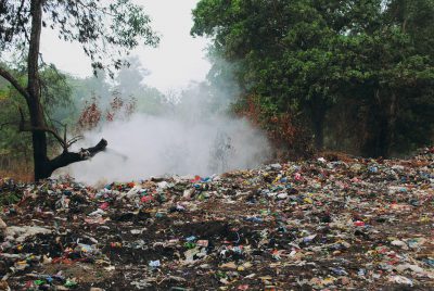 Świat tonie w plastiku.Rezygnacja z „foliówek” może pomóc środowisku