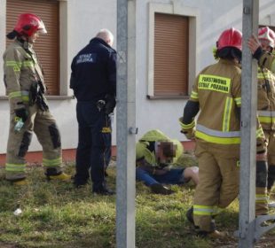 Groził, że skoczy a spadł Groził, że skoczy a spadł