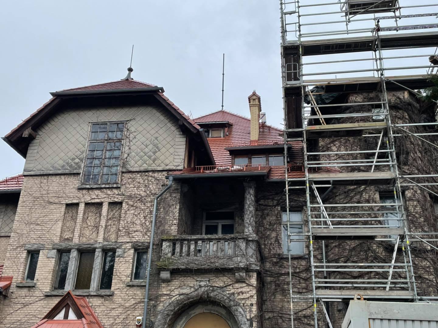 Jak idą prace przy zabobrzańskim zameczku?