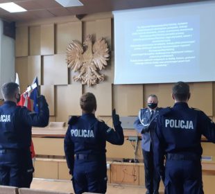Ślubowanie młodych policjantów