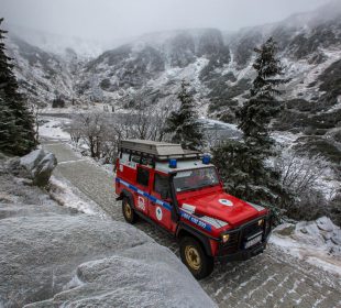 Goprowcy uratowali czworo turystów w Karkonoszach