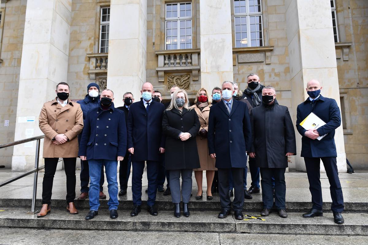 Samorządowcy walczą o zwiększenie puli środków unijnych dla Dolnego Śląska Samorządowcy walczą o zwiększenie puli środków unijnych dla Dolnego Śląska