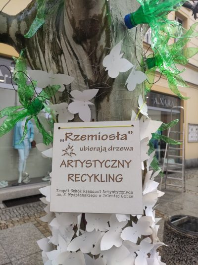 “Rzemiosła” znów ubierają drzewa