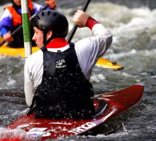 Młodzi kajakarze z Leśnej przygotowują się do tegorocznego cyklu zawodów