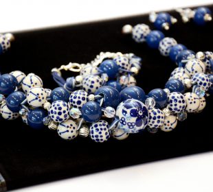 Korona z bolesławieckiej ceramiki dla Miss Polonia Województwa Dolnośląskiego Korona z bolesławieckiej ceramiki dla Miss Polonia Województwa Dolnośląskiego