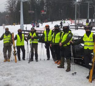 Jeleniogórscy policjanci na stokach i szlakach
