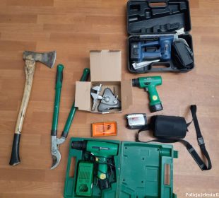 Jeleniogórscy policjanci poszukują właścicieli odzyskanych przedmiotów