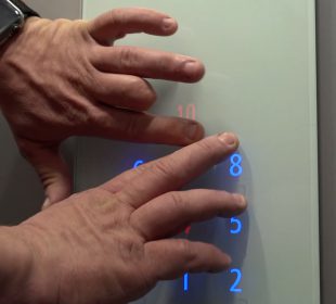 Nowe windy- wielki problem dla niewidomych Nowe windy- wielki problem dla niewidomych