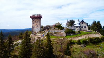 Budowa wieży na Wysokim Kamieniu coraz bliżej zakończenia