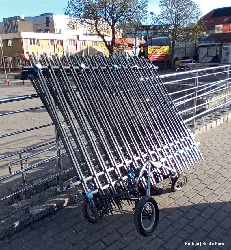 Wózkiem dziecięcym przewoził skradziony płot