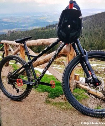 Zaatakował nastolatka na ulicy, a następnie ukradł mu rower