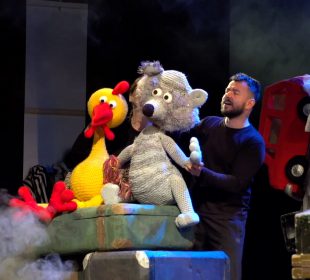 Sztuką pożegnają zmarłego dyrektora