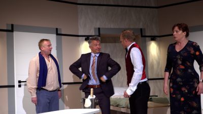 Zrób sobie prezent i chodź do teatru!