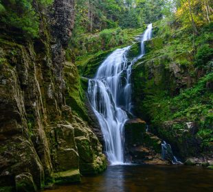 Fragment drogi do wodospadu Kamieńczyka tymczasowo zamknięty