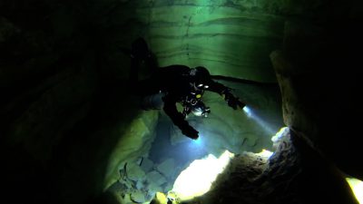 Piękny i niebezpieczny świat nurków jaskiniowych Piękny i niebezpieczny świat nurków jaskiniowych