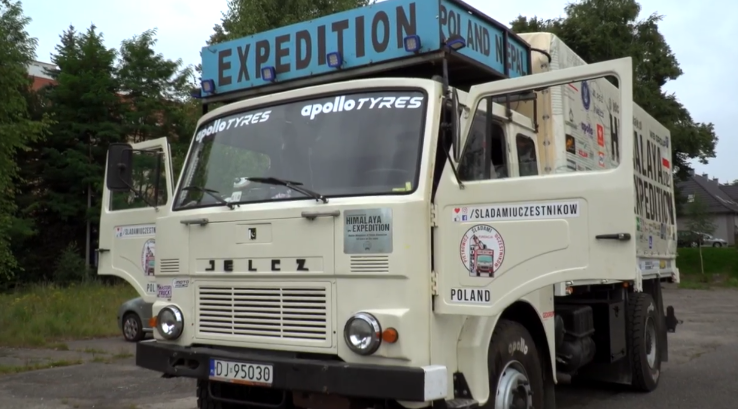 Pojechali jelczem w Himalaje