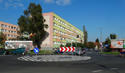 W okolicach ronda tworzą się ciągle korki. Czym to jest spowodowane?