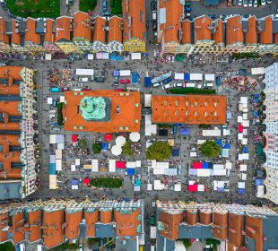 Zmiany w organizacji ruchu i komunikacji z okazji Święta Zmarłych