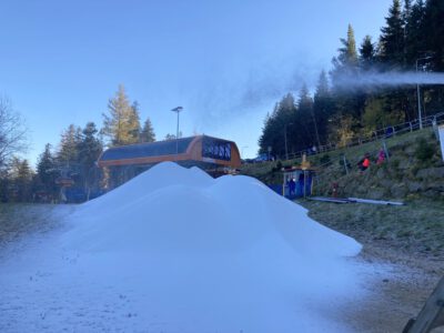 W górach pierwszy śnieg. W Karpaczu rozpoczęło się naśnieżanie tras