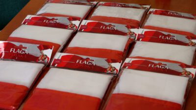 Jelenia Góra rozdaje flagi