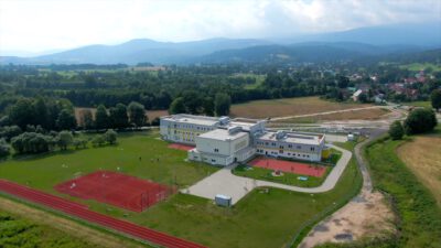 Budowa hali sportowej w Podgórzynie coraz bliżej