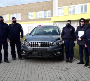 Nowy samochód dla policjantów z Karpacza Nowy samochód dla policjantów z Karpacza