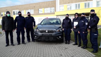Nowy samochód dla policjantów z Karpacza Nowy samochód dla policjantów z Karpacza