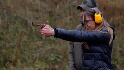 Coraz więcej kobiet na szkoleniach strzeleckich Coraz więcej kobiet na szkoleniach strzeleckich