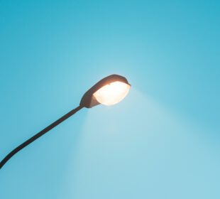 Niedziałające lampy uliczne