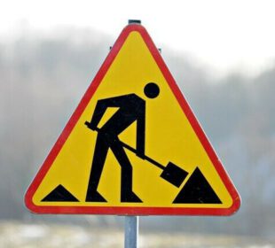 Sezon zimowy i roboty drogowe w Jeleniej Górze Sezon zimowy i roboty drogowe w Jeleniej Górze