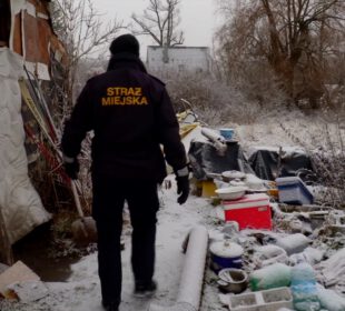 Straż miejska kontroluje koczowiska bezdomnych Straż miejska kontroluje koczowiska bezdomnych