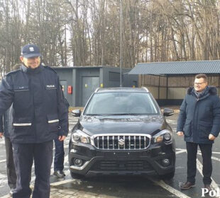 Nowy radiowóz dla jeleniogórskiej policji Nowy radiowóz dla jeleniogórskiej policji