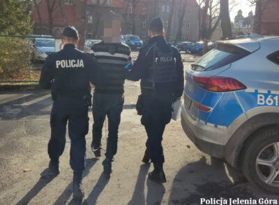 Dopuścił się rozboju na matce…