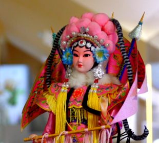 Lalki pamiątki z podróży