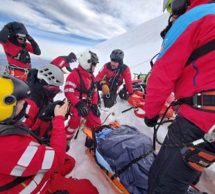 Akcja ratunkowa GOPR-u na zboczach Śnieżki Akcja ratunkowa GOPR-u na zboczach Śnieżki