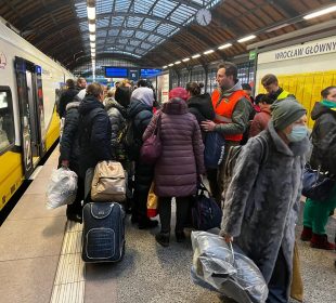 Na Dolny Śląsk wrócił z granicy kolejny pociąg humanitarny z obywatelami Ukrainy Na Dolny Śląsk wrócił z granicy kolejny pociąg humanitarny z obywatelami Ukrainy